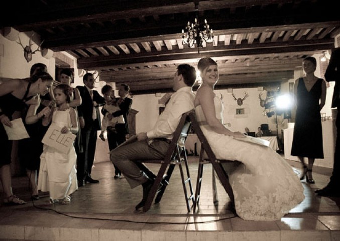 Prestations de service DJ DISCO MOBILE VEGAS SONO ANIMATION DE SOIRE... à FIGEAC